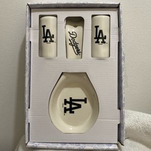 New Artisan Kitchen set Dodgers LA